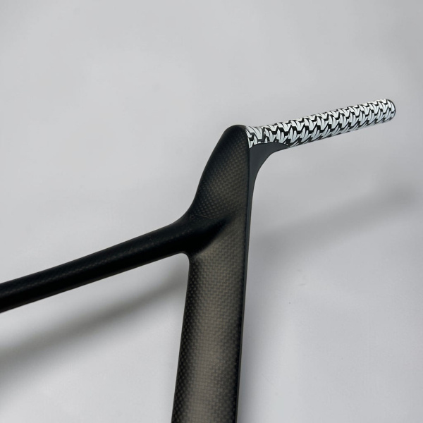 Руль BMX Bombshell карбоновый carbon bar PRO 8"