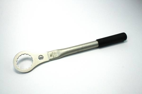Ключ-съемник Bikehand YC-303BB для каретки Shimano и Campagnolo, накидной, с обрезиненной ручкой